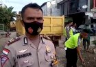 Lantas-Polres-TTU-Tambal-Jalan-Berlubang,-Warga-Apresiasi