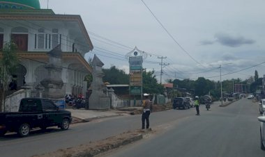Satlantas-Polres-TTU-rutin-laksanakan-Pengaturan-dan-pengamanan-saat-ibadah-Sholat-Jumat