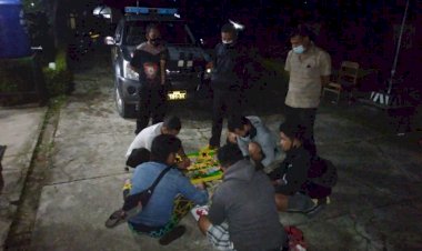 ANGGOTA-POLSEK-EBAN-DAN-ANGGOTA-BUSER-POLRES-TTU-BERHASIL-GEREBEK-JUDI-BOLA-GULING-DAN-AMANKAN-SEJUMLAH-BARANG-BUKTI