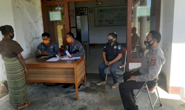 Pantau-Penyaluran-BST-di-Bikomi-Tengah,-Bhabinkamtibmas-Imbau-Patuh-Protokol-Kesehatan