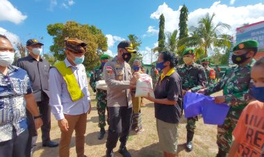 Kapolres-TTU-Hadiri-Penyaluran-Bantuan-Pangdam-IX/Udayana,-Akan-Ada-Bantuan-12-Ton-Beras-dari-Kapolda-NTT