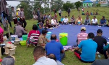 Kapolsek-Miobar-Pantau-Acara-Adat-Persiapan-Penghijauan