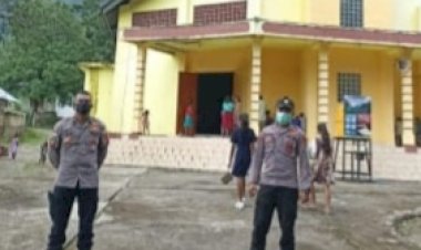 Anggota-Polsubsektor-Manamas-Pam-di-Paroki-St.-Yosef