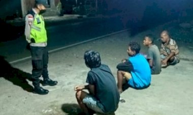 Tingkatkan-Disiplin-Masyarakat,-Anggota-Polsek-Insana-Patroli-Malam