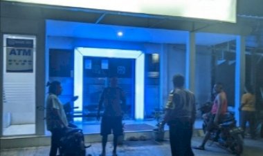 Tingkatkan-Ketertiban-Masyarakat,-Polsek-Noemuti-Lakukan-Patroli-Malam