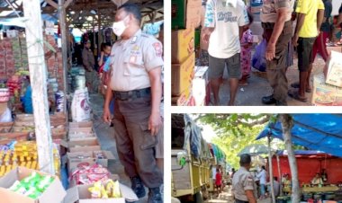 Anggota-Pos-Pol-Mena-Periksa-Barang-Kadaluarsa-di-Pasar-Kaubele
