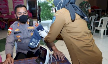 Demi-Kemanusiaan,-Kapolres-TTU-Donor-Darah-Jelang-HUT-ke-76-Bhayangkara