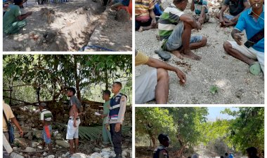 Bhabinkamtibmas-Kuluan-Bersama-Aparat-Desa-Pantau-Pagar-Umum-Warga