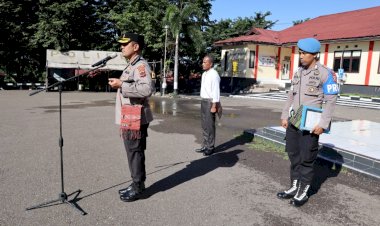 Promosikan-Budaya-Daerah,-Kapolres-TTU-dan-Jajaran-Kenakan-Tas-Motif-Tradisional