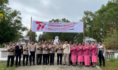 Kapolres-TTU-Jadi-Inspektur-Upacara-dalam-Kegiatan-Ziarah-Bersama-di-TMP-Cendana-Loka
