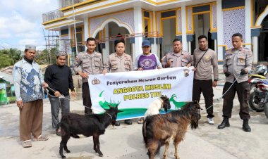 Anggota-Polres-TTU-Beragama-Islam-Serahkan-Hewan-Kurban-Idul-Adha-di-Tiga-Masjid