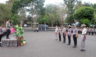 Kapolres-TTU-Pimpin-Upacara-Kenaikan-Pangkat-Perwira,-Bintara-dan-ASN-Polri