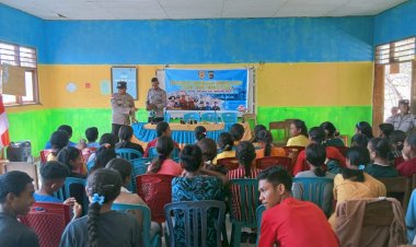 Anggota-Pospol-Mutis-Polres-TTU-Bersama-Anggota-Lakukan-Kampanye-Proaktif-Penerimaan-Anggota-Polri