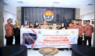 Kepala-Divisi-Humas-Polri-Berangkatkan-15-Orang-Ibadah-Umroh-Dalam-Rangka-Hari-Jadi-ke-72-Humas-Polri