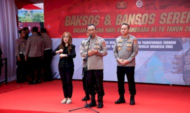 Kapolri-Pimpin-Pelepasan-315.718-Paket-Sembako-Sambut-Hari-Bhayangkara-ke-78 