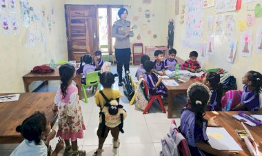 Tulus-dari-Perbatasan:-Ipda-Densy-dan-Suami-Bangun-Harapan-bagi-Anak-anak-Kurang-Mampu-di-Belu