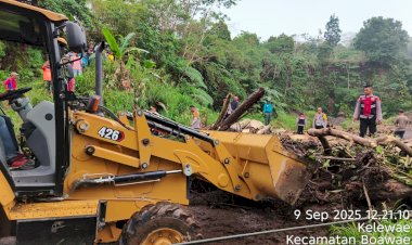8-Titik-Rawan-Longsor-di-Jalur-Aegela–Nangaroro,-Polsek-Nangaroro-Polda-NTT-Lakukan-Penanganan-Darurat