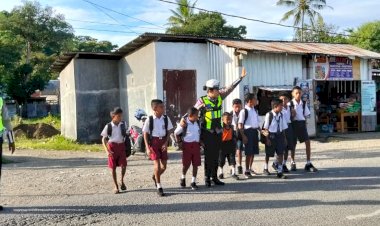 Satlantas-Polres-TTU-Intensifkan-Pengaturan-Pagi,-Prioritas-Keselamatan-Pelajar-dan-Pejalan-Kaki