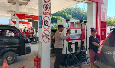 Polres-TTU-Gelar-Patroli-Monitoring-Untuk-Antisipasi-Kenaikan-Harga-dan-Penyelewengan-BBM-di-Tiga-SPBU-Kota-Kefamenanu