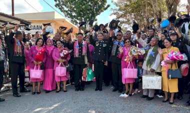 Kapolres-TTU-Melepas-Empat-Wisudawan-Purnabakti,-Air-Mata-Haru-Warnai-Pelepasan-Wisudawan-Purnabakti-Polres-TTU