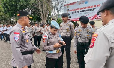Komitmen-Disiplin-di-Polres-TTU:-Wakapolres-dan-Propam-Cek-'Judol'-serta-Kerapian-Personel