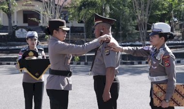 Kapolres-TTU-Pimpin-Upacara-Kenaikan-Pangkat-Pengabdian,-Bentuk-Apresiasi-atas-Dedikasi-Personel