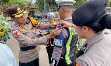Kapolres-TTU-Sematkan-Pita-Tanda-Operasi-Patuh-Turangga-2026,-Tegaskan-Komitmen-Wujudkan-Lalu-Lintas-yang-Aman-dan-Berkeselamatan