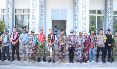 Kapolres-Ttu-Hadiri-Pertemuan-Penyelesaian-Kesalahpahaman-WNI-Dan-Anggota-Intel-Upf-Timor-Leste,-Kedua-Pihak-Kedepankan-Perdamaian-Dan-Persaudaraan