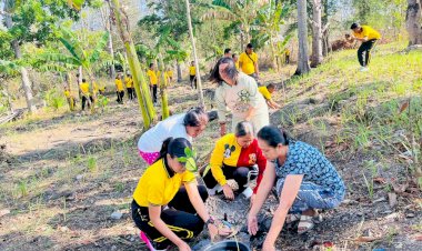 Dukung-Program-100-Hari-Kapolri,-Kapolres-Ttu-Pimpin-Aksi-Green-Policing,-Tanam-Pohon-Bersama-Bhayangkari-Dan-Masyarakat