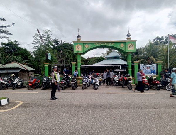 Sat Lantas Polres TTU Kawal Pelaksanaan Ibadah Sholat Jumat di Kota Kefamenanu, Wujudkan Harmoni dan Keamanan