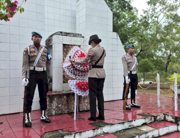 Jelang HUT Bhayangkara ke-80, Polres TTU Gelar Upacara Ziarah dan Tabur Bunga di TMP Cendana Loka.