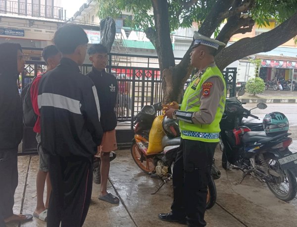 Wujudkan Jalan Raya Aman dan Nyaman, Sat Lantas Polres TTU Gelar Aksi Humanis 