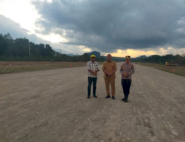 Kapolres TTU Berasama Bupati Serta Forkopimda TTU Tinjau Kesiapan Pendaratan Perdana Pesawat Kefa Air di Bandara Yakobus Ukat
