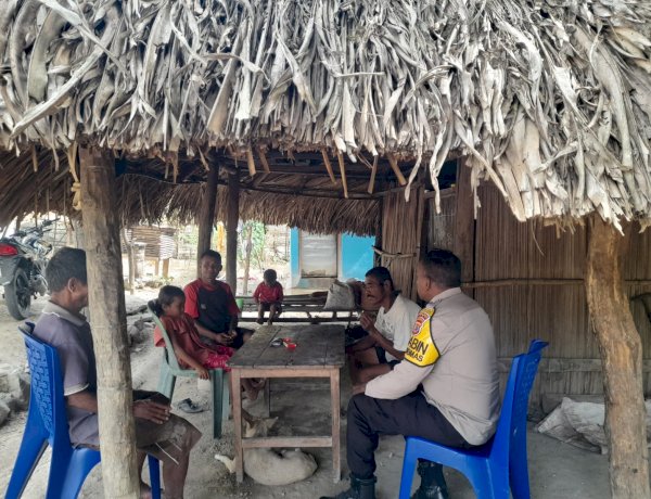 Dekatkan Diri dengan Masyarakat, Bhabinkamtibmas Matabesi dan Tunbes Gelar Sambang Dialogis Demi Wujudkan Kamtibmas Kondusif