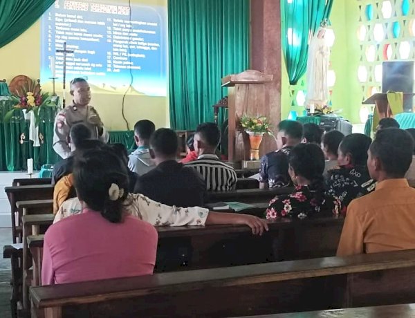 Polres TTU Sosialisasikan Pencegahan KDRT Kepada 32 Pasangan Calon Pengantin di Gereja St. Bernardus Naekake
