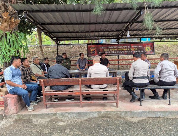 Polres TTU Gandeng Pengelola SPBU Cari Solusi Kelangkaan BBM Bersubsidi, Masyarakat Diimbau Tetap Tenang dan Bijak Bertransaksi.