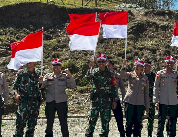 Kibarkan Merah Putih di Tapal Batas, Polres TTU dan Satgas Pamtas Teguhkan Nasionalisme untuk NKRI