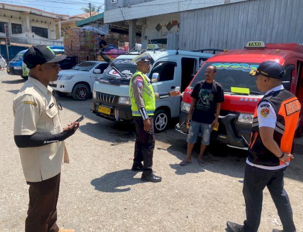 Satlantas Polres TTU Bersama Instansi Terkait Tertibkan Administrasi Kendaraan di Terminal Tipe B Kefamenanu