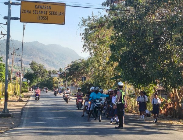Wujudkan Polisi Bersama Masyarakat, Polres TTU Tingkatkan Gatur Pagi Demi Keselamatan Pengguna Jalan