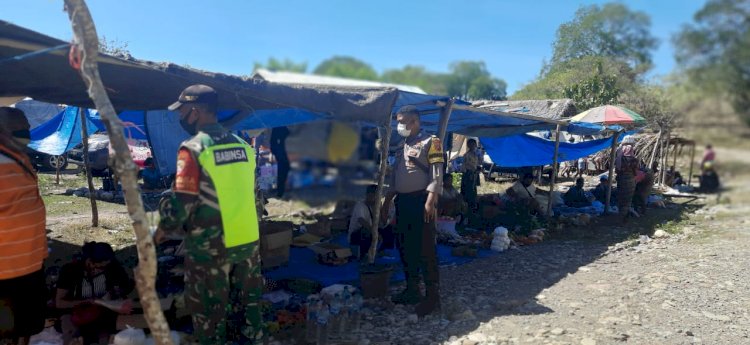 Sinegritas TNI - Polri Berikan Edukasi Masyarakat Cegah Penyebaran Covid 19