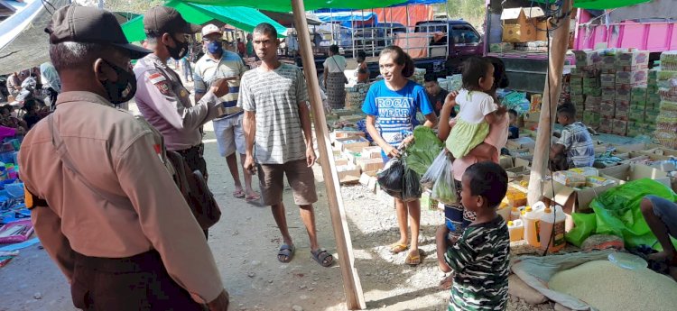 Para pengguna pasar, untuk selalu mengikuti protokol kesehatan