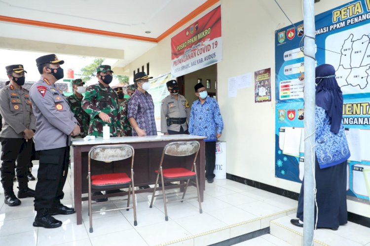 Panglima TNI Bersama Kapolri Beri Tiket Sekolah Bhabinkamtibmas Usai Sidak PPKM Mikro di Kudus