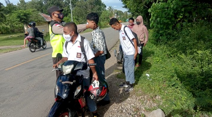 Giat K2YD, Anggota Polsek Insana Sasar Jam Sekolah dan Kantor