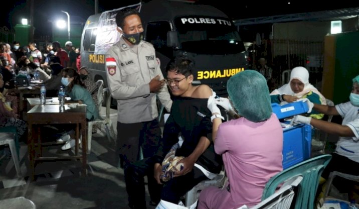 Wujudkan Polri yang Presisi, Polres TTU Gelar Vaksin Massal di 3 Masjid