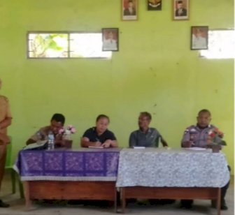 Persiapan Lomba Desa, Bhabinkamtibmas Oerinbesi Rapat Bersama Forkopimcam