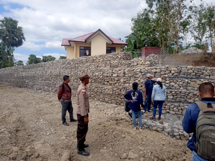 Kapospol Haekto Dampingi Dinas PUPR TTU Pantau Pengerjaan Proyek Bronjong