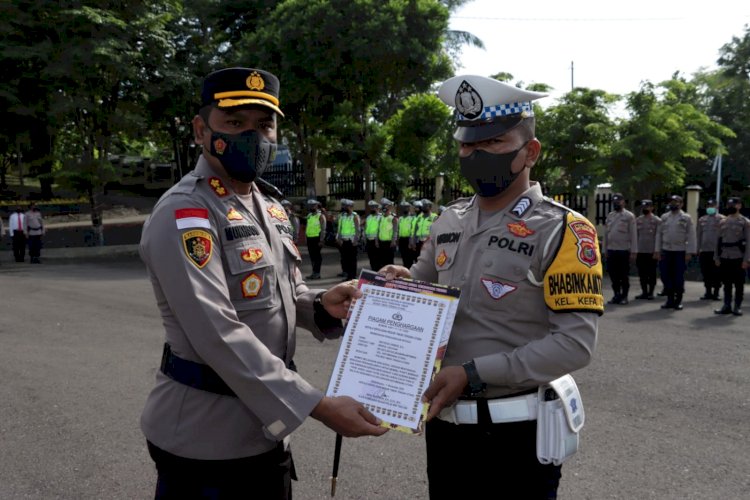 Beri Penghargaan Bagi  Anggota Berprestasi, Kapolres TTU : Wujud Kepemimpinan yang Melayani