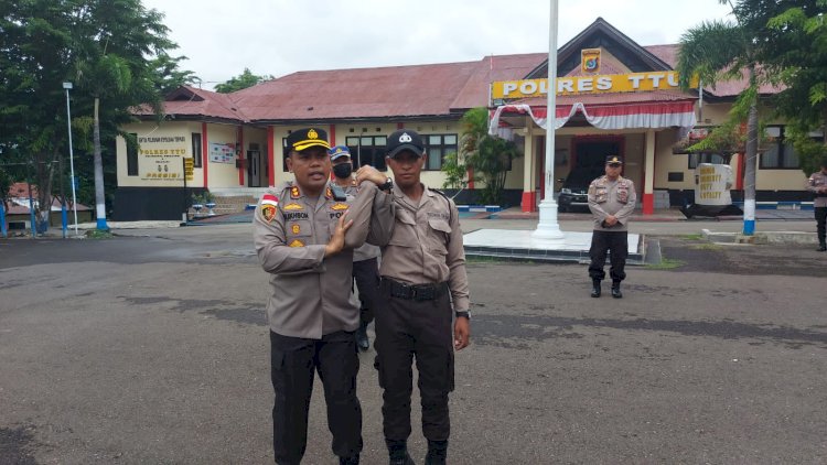 Kapolres TTU Pimpin Latihan Bela Diri Bagi Anggota