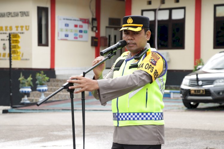 Kapolres TTU Pimpin Apel Persiapan Pengamanan Malam Tahun Baru