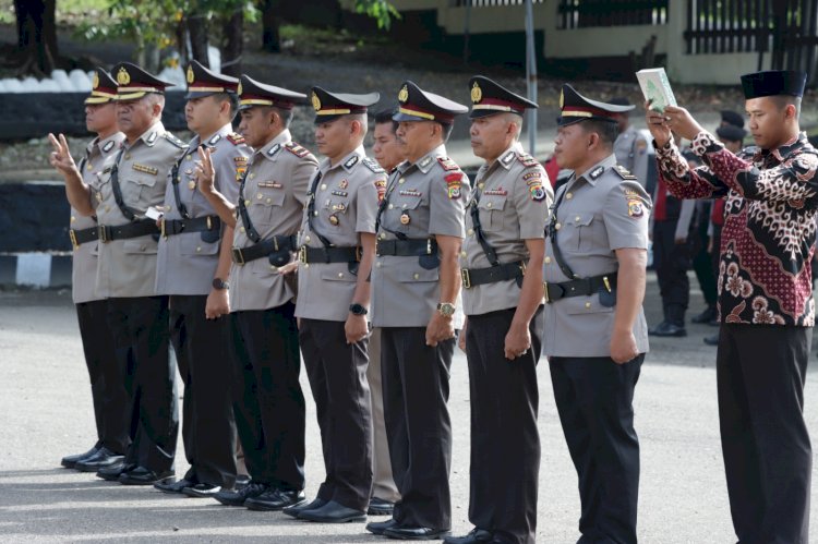 Pimpin Sertijab 4 Perwira, Kapolres TTU : Tetap Berikan Pelayanan Terbaik Bagi Masyarakat